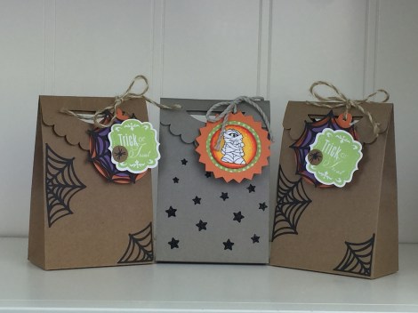 Treat Bags Using Atriste Cricut Cartridge
